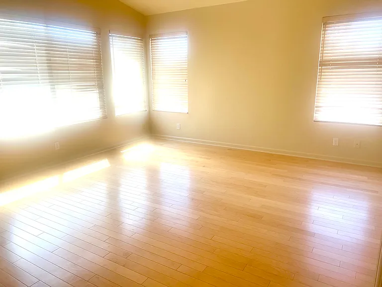 901 Hillock Ct — Photo 20