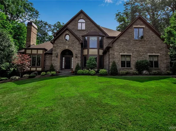 50 Hillsboro Dr, Orchard Park, NY 14127