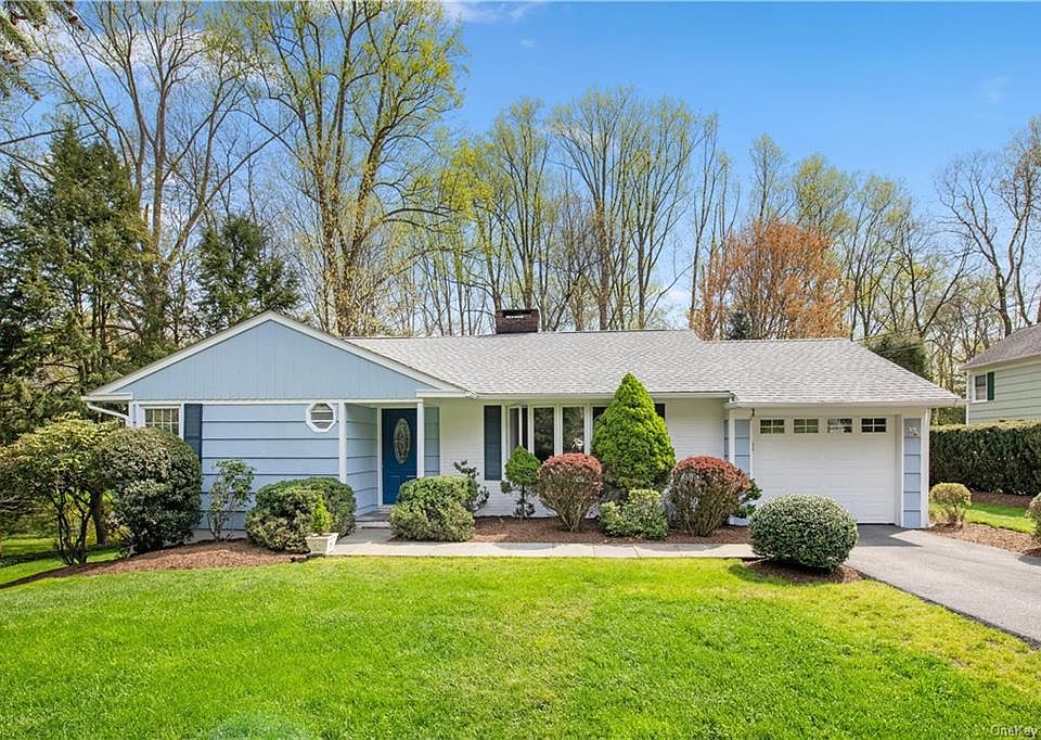 1st image of 22 Dwight Ln