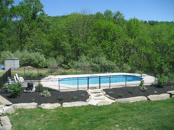 3rd image of 460 Birch Dr