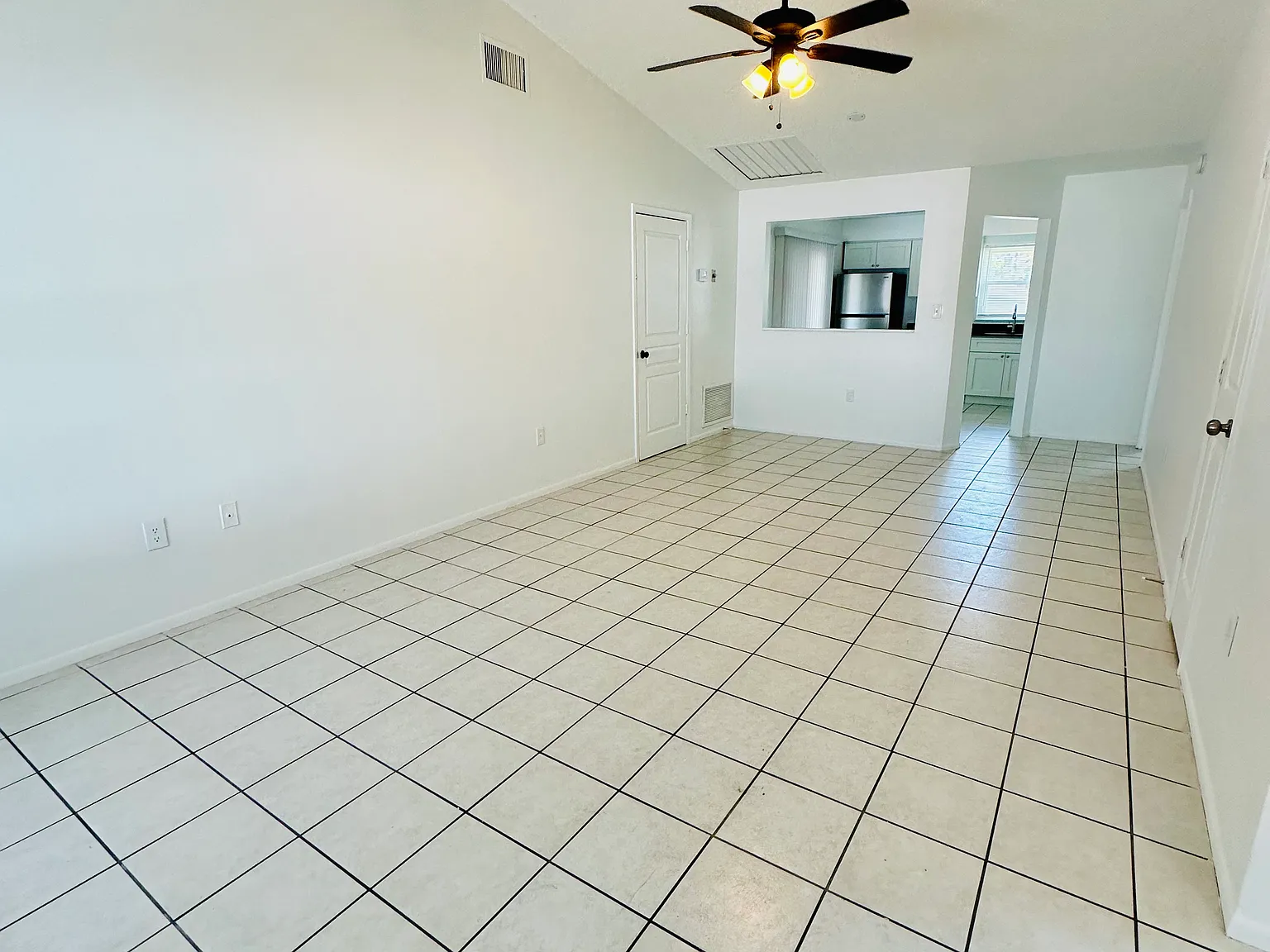 3606 Leanne Ct — Photo 3