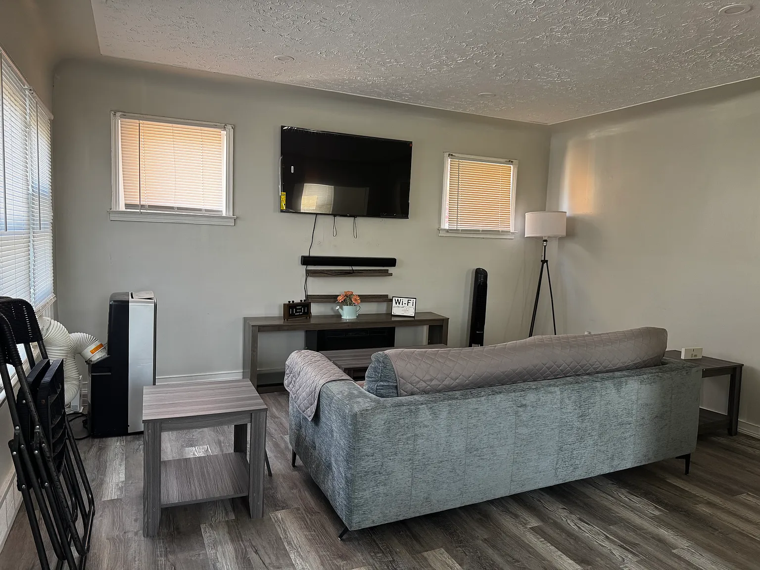 4 bed, 1296 sqft, $4,500 — Photo 2