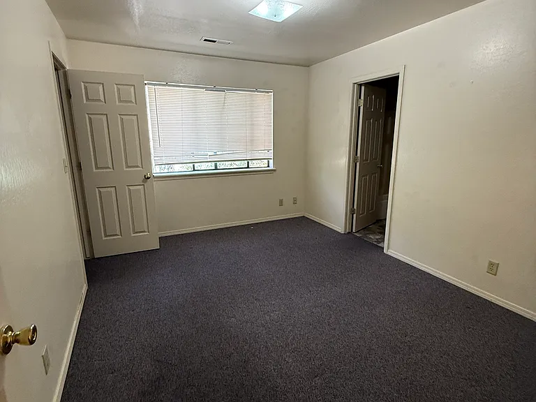 510 S Fountaine St #2 — Photo 8