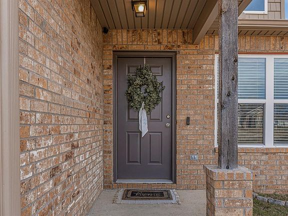 3rd image of 744 Brody Ct
