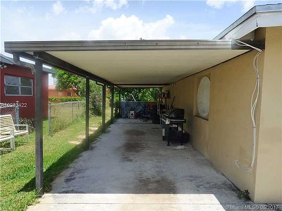 3rd image of 725 NW 167th Ter