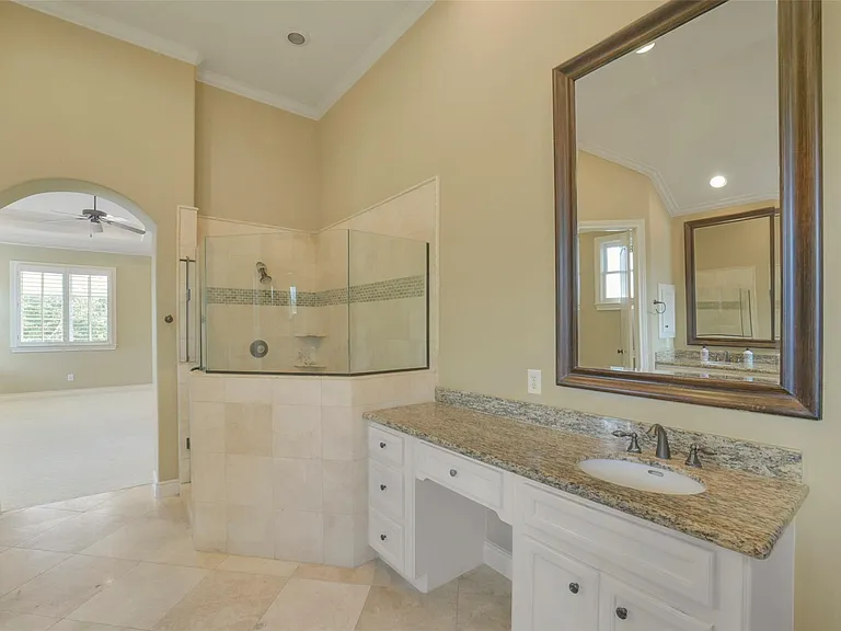 2307 Sheridan St — Photo 31