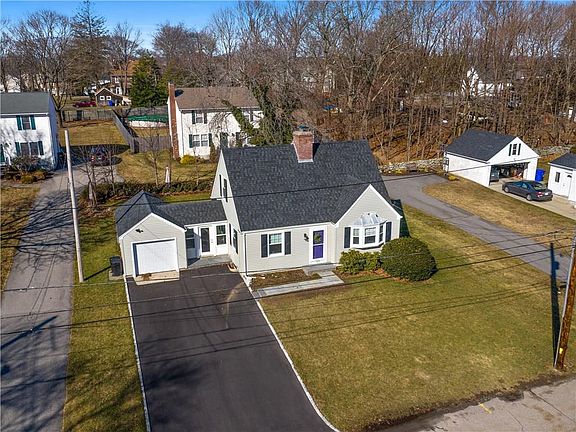 3rd image of 145 Dover Ave
