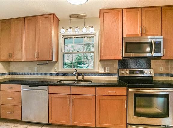 2nd image of 8221 Oakley Ln