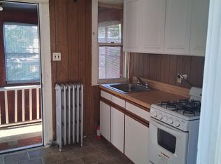 102 E 10th St, Marcus Hook, PA 19061