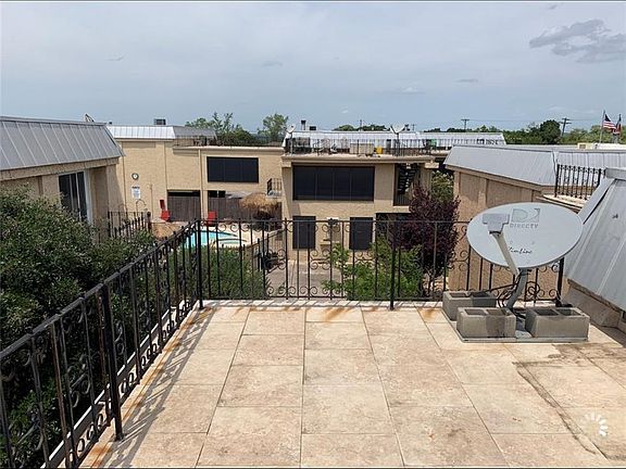 2nd image of 5806 Circulo Dr #B-12