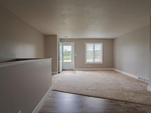 3rd image of 17635 Dogwood Dr