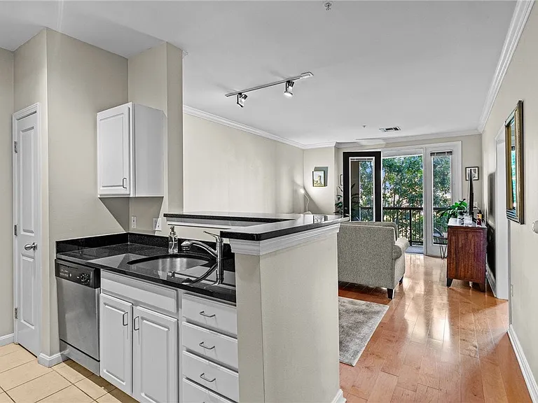 1000 Providence Pl #358 — Photo 2
