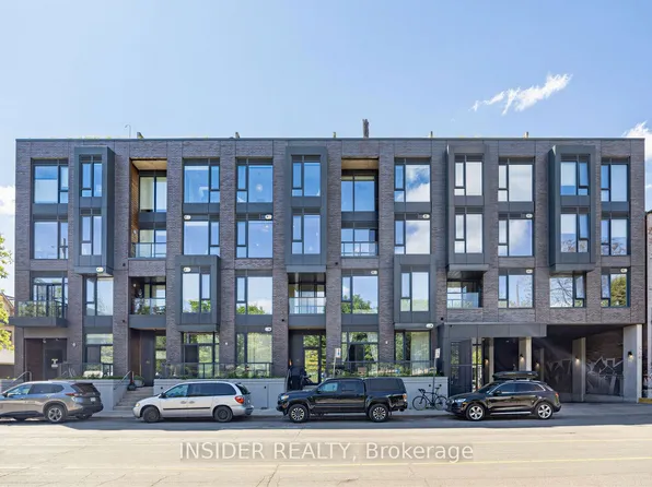 35 Wabash Ave #303, Toronto, ON M6R 0A9