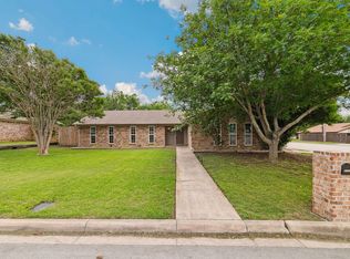 6700 Greendale Ct, North Richland Hills, TX 76182