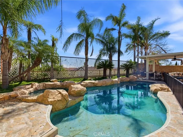 5111 Saint Albert Dr, Fontana, CA 92336