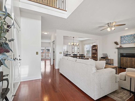 3rd image of 7720 Sunbar Ln