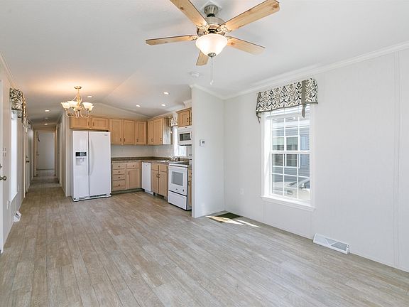 5th image of 72 Brookwood Drive