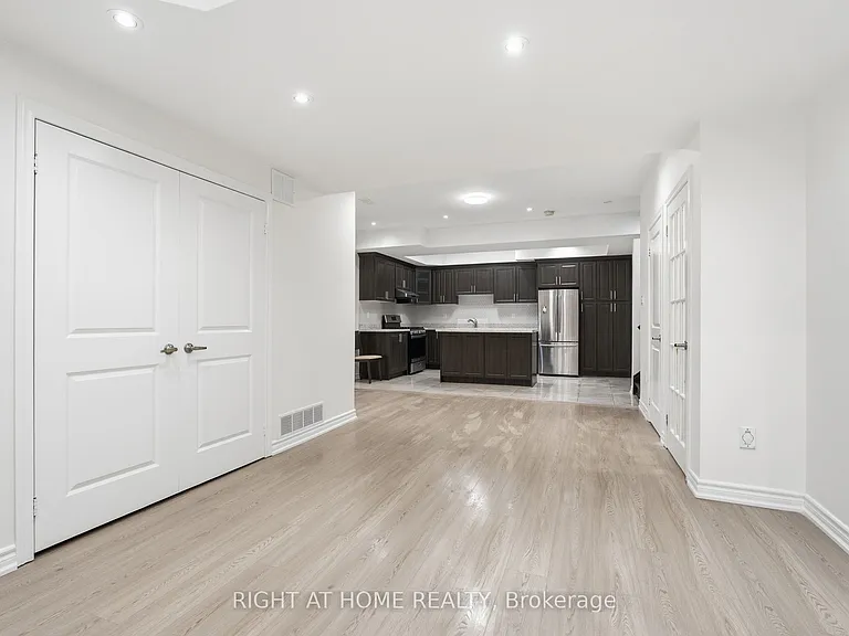 201 Donald Sim Ave #BASEMENT — Photo 8