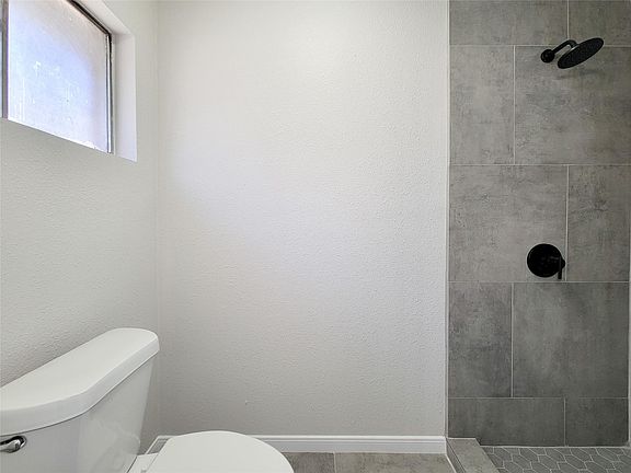 5th image of 4427 Algernon Dr