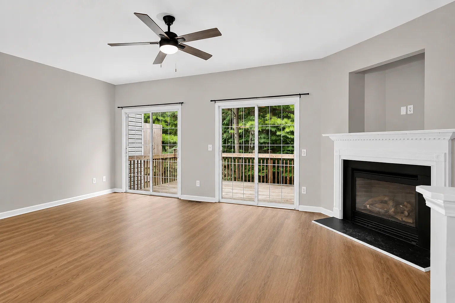 3 bed, 3.5 bath, 1496 sqft, $2,200 — Photo 2