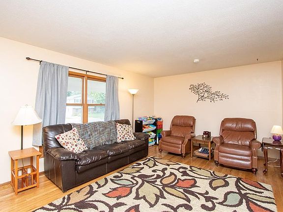 4th image of 3509 Ashwood Dr