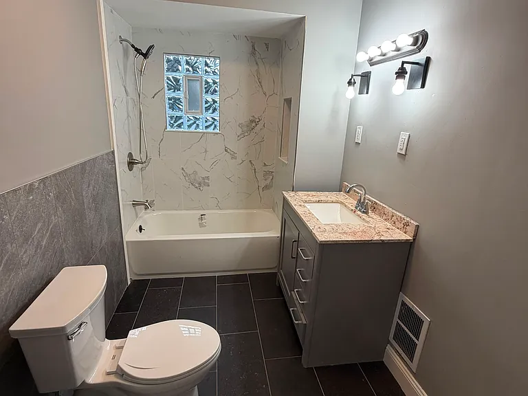 250 S Sherman Dr — Photo 16