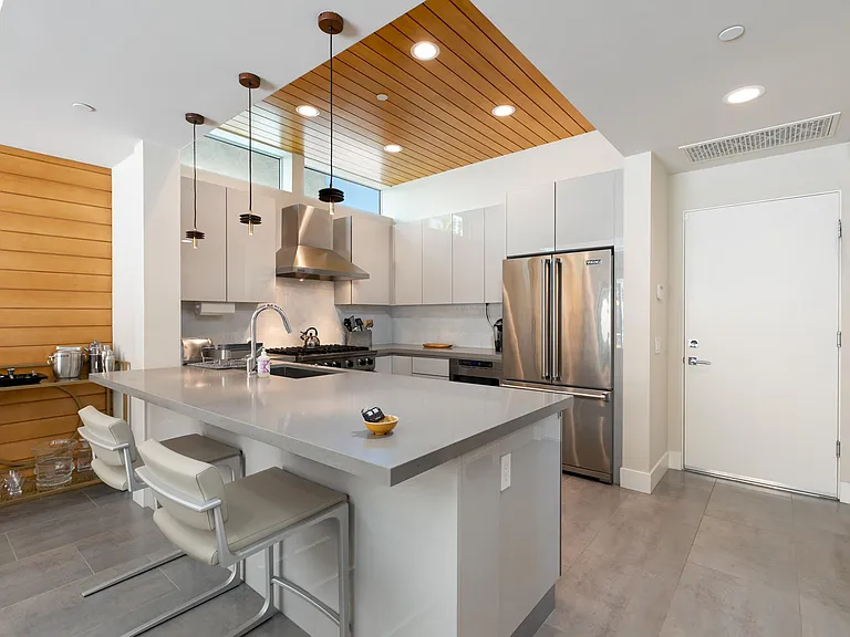Breakfast bar.