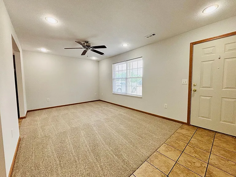 Shadow Ridge Apartments — Photo 27