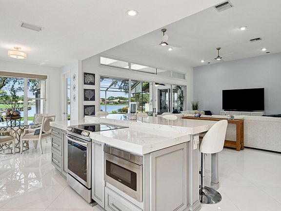 5th image of 3664 SE Cambridge Drive