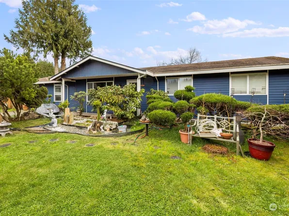 7689 NE Broadleaf Court, Bremerton, WA 98311