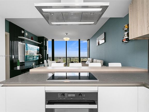 3rd image of 1000 Brickell Plz Unit 4904