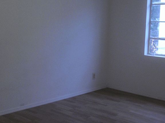 5th image of 4556 1/2 35th St