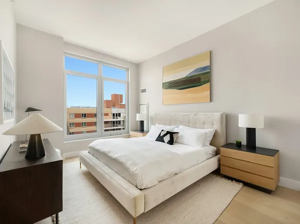 575 Fourth Avenue PHC image 3 of 12