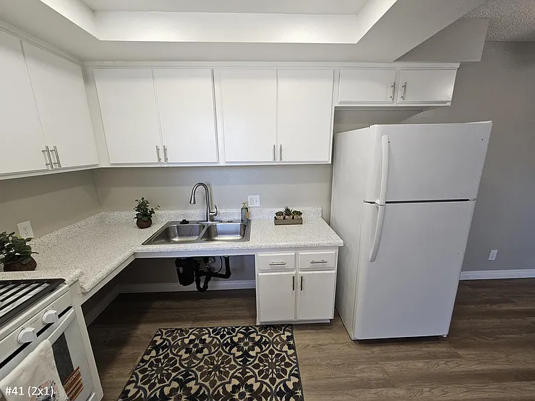 Stonewood Apartments — Photo 19