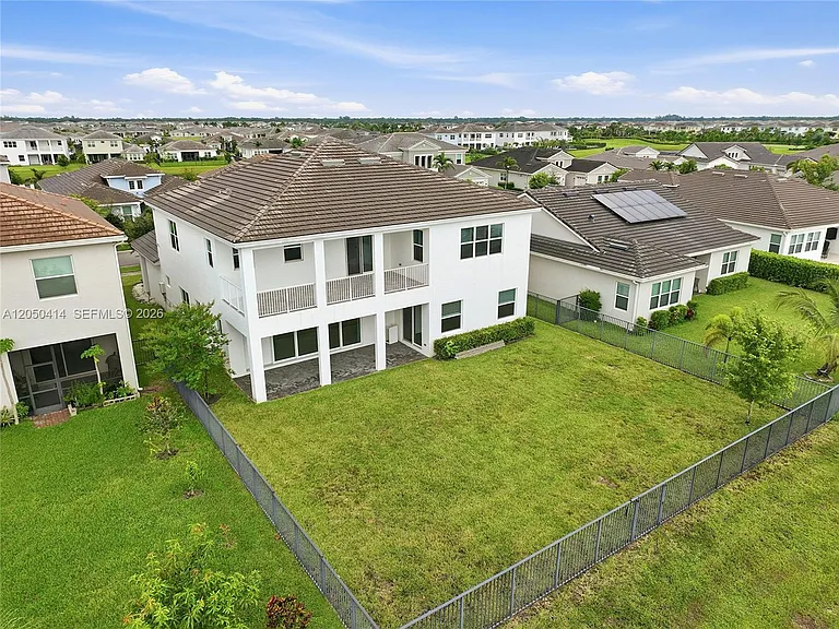 15239 Goldfinch Cir — Photo 45