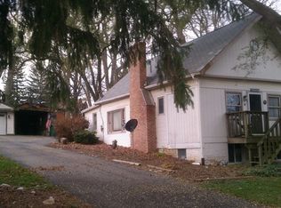805 Paul St, McHenry, IL 60051