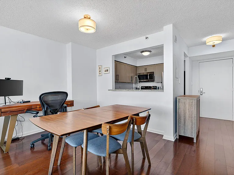 10101 Grosvenor Pl #614 — Photo 7