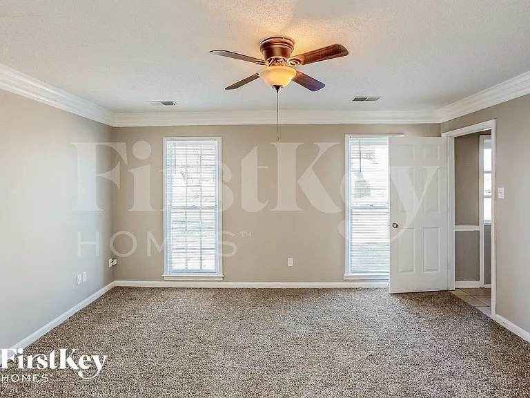 4644 Winter Park Dr — Photo 8