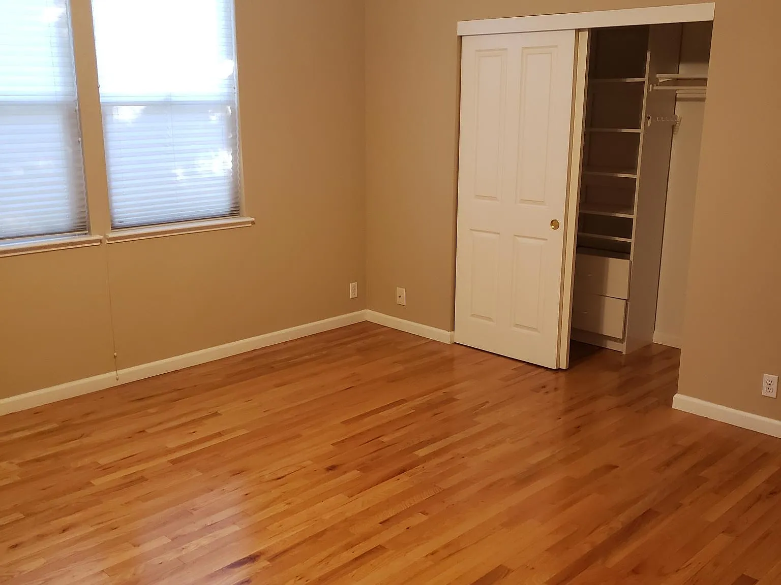 3 bed, 2.5 bath, 2100 sqft, $3,195 — Photo 4