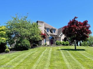 1221 Windfield Dr, Williamsport, PA 17701