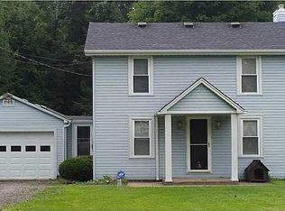 1726 Woodside Dr, Erie, PA
