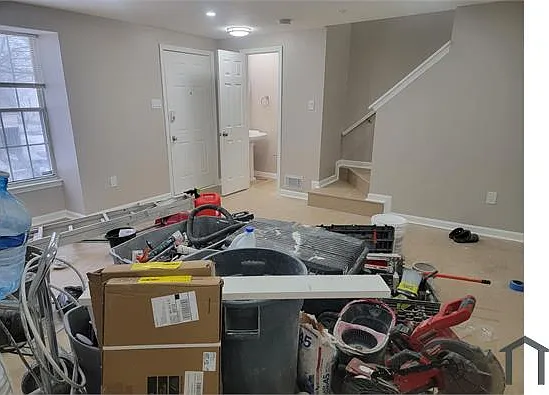 3 bed, 1329 sqft, $3,200 — Photo 3