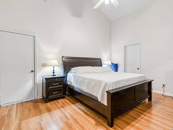 4th image of 2255 Thousand Oaks Dr #605