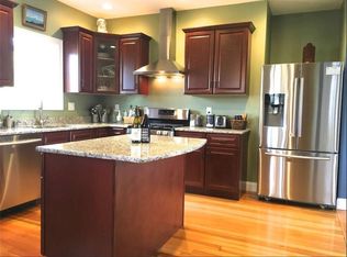 23 Massachusetts St, Cranston, RI 02920