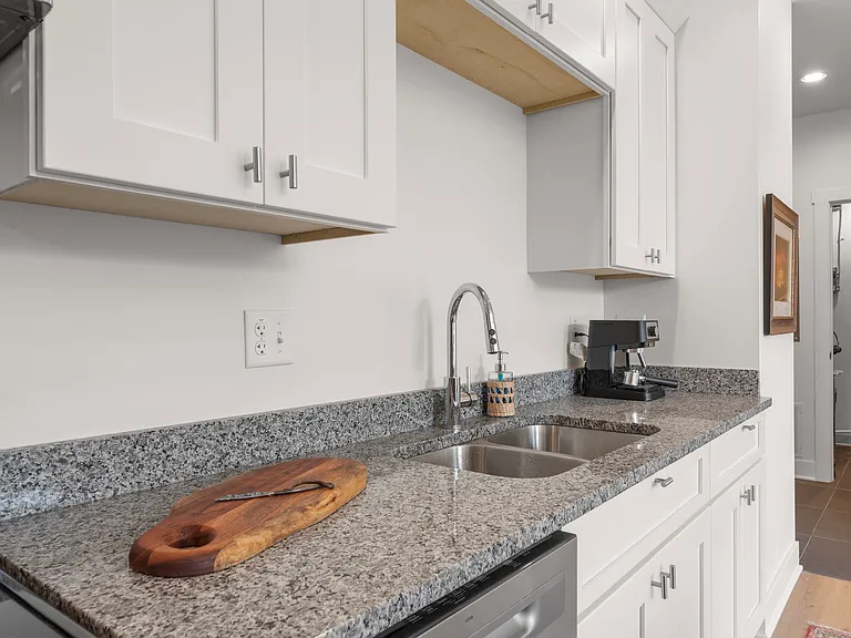 The Grad Luxury Apartments — Photo 8