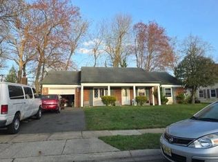 10 Northampton Dr, Willingboro, NJ