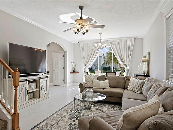 5th image of 1062 Bella Vista Dr NE