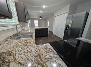 709 E 9th St, Columbia, TN 38401