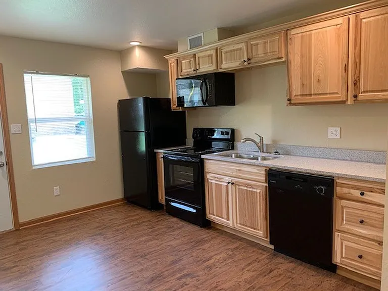 Cedar Pointe Apartments - Thomasville AL — Photo 21