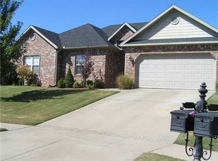 2736 W Sauter Ln, Fayetteville, AR 72704